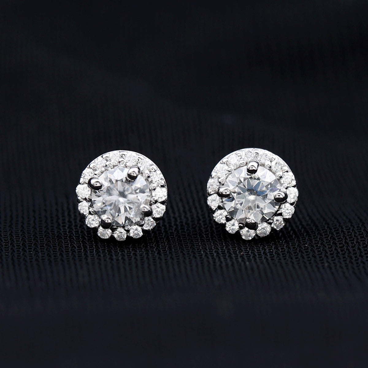 0.64 CTW Lab Grown Diamond Halo Stud Earrings (4mm, Screw Back)