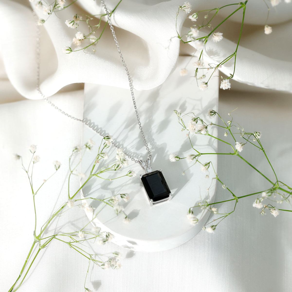 9 Carat Emerald Cut Lab Grown Black Diamond Pendant Necklace In Silver
