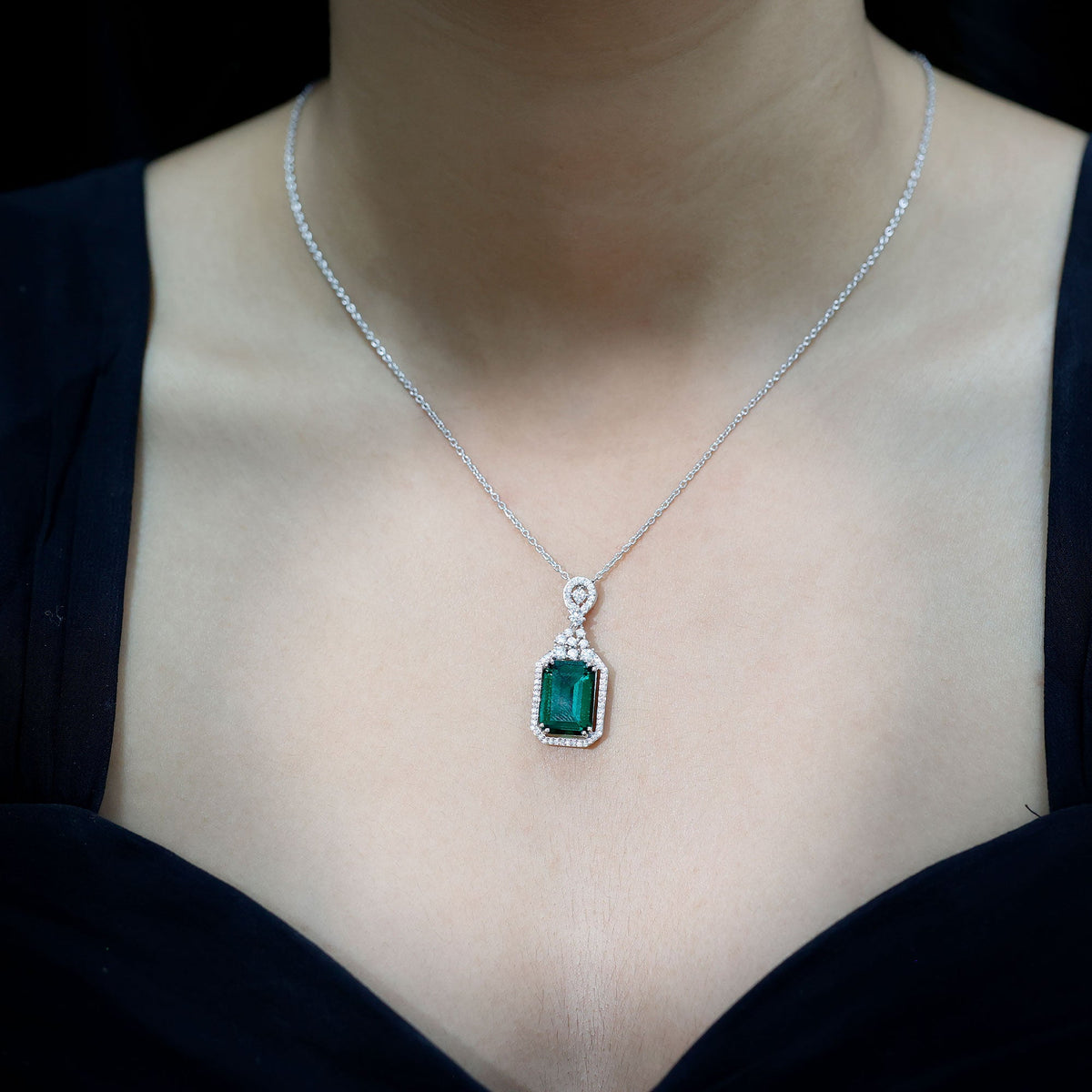 Certified 8 Carat Lab Grown Emerald Vintage Necklace with Silver Chain