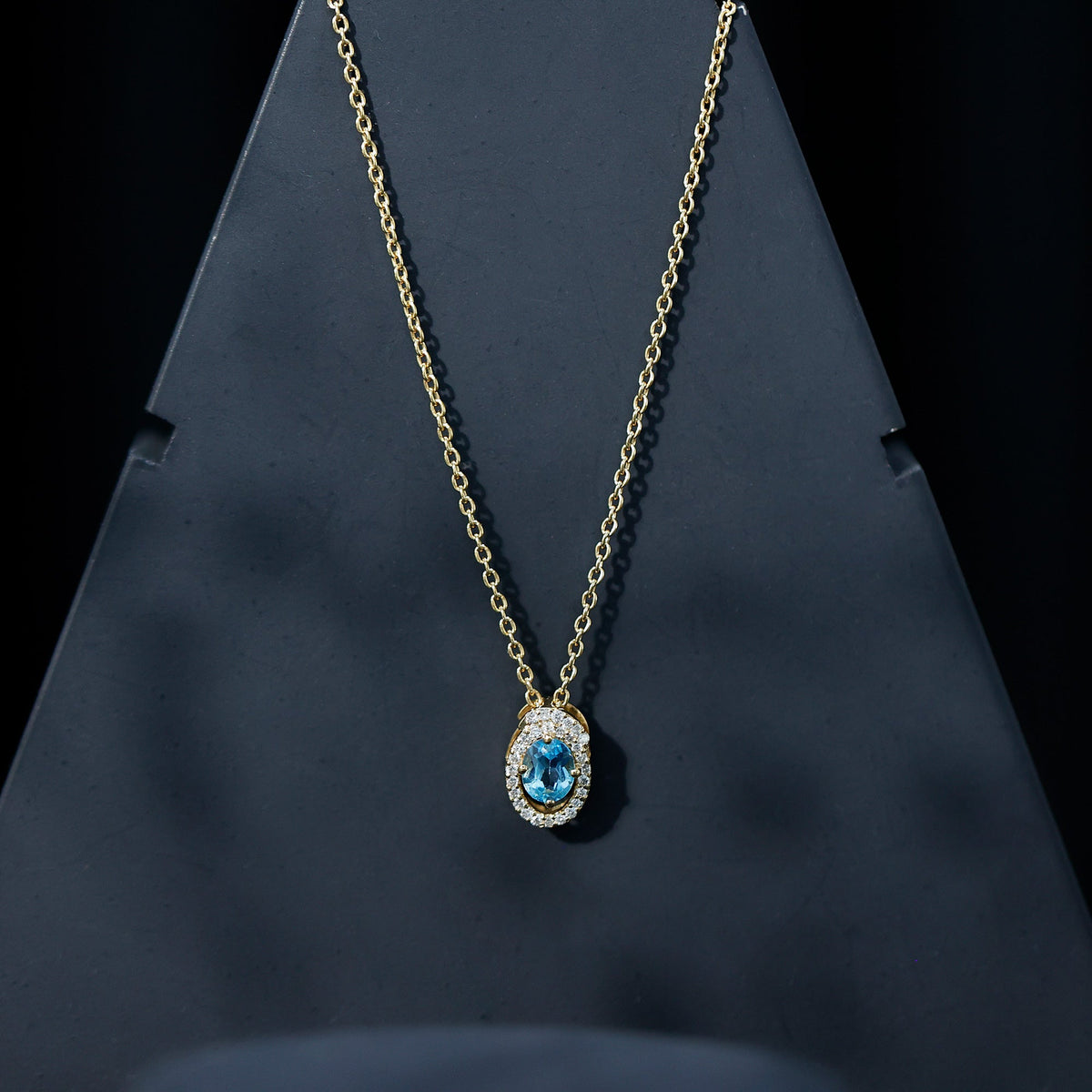 Natural Oval Sky Blue Topaz Diamond Necklace with Silver Chain