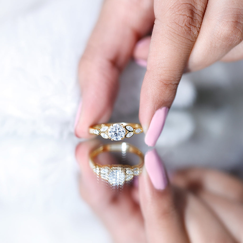 Certified 0.9 Carat Round Diamond Promise Engagement Ring For Her