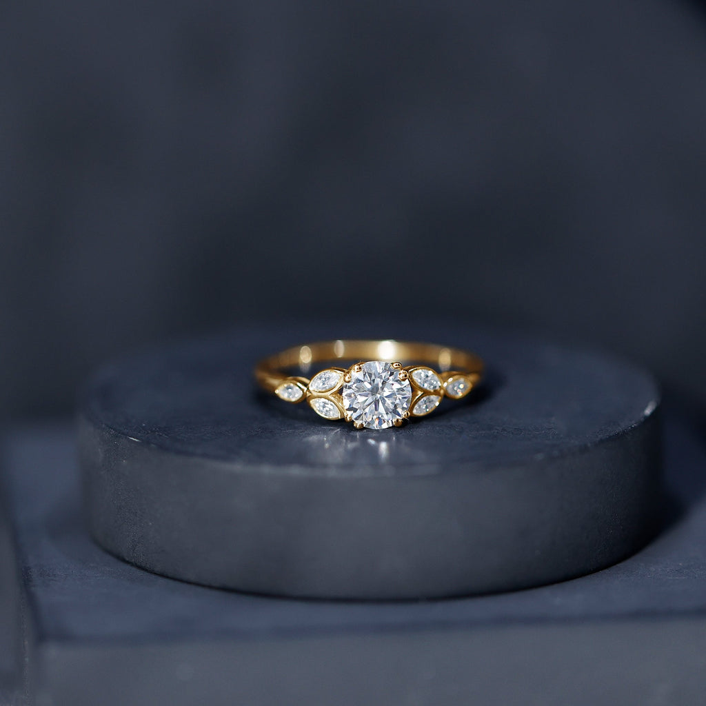 Certified 0.9 Carat Round Diamond Promise Engagement Ring For Her