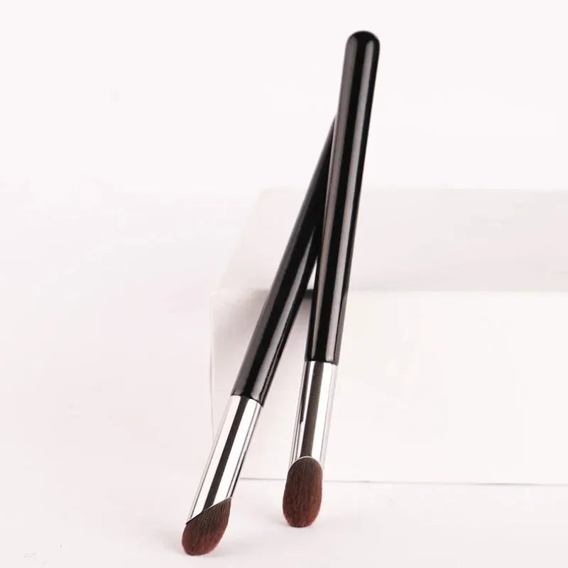 Finger-Tip Concealer Blender Brush - Precision Cover & Smudge Tool for Blemishes, Dark Circles, and Detailing, Multi-Use Makeup