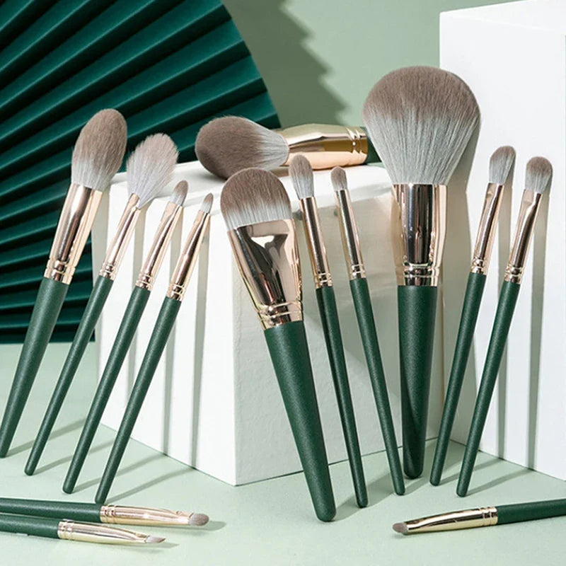 14Pcs Soft Cosmetic Makeup Brush Set Eyeshadow Eyebrow Highlight Lip Brushes Multifunctional For Face Eye Makeup Beginner Tools