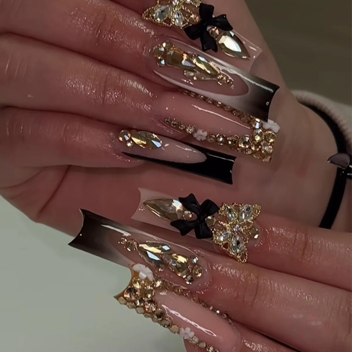 24Pcs Long Square Head Nails Set Press on Lollipop Rhinestone Design Fake Nails Blue French Wearable Full Cover False Nails Tips