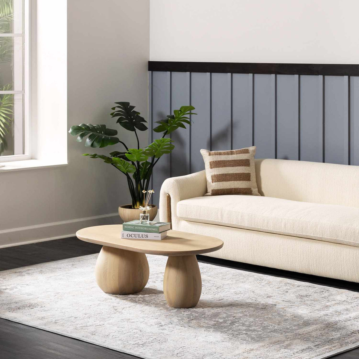 Speaks Traditional Textured Luxe Rug