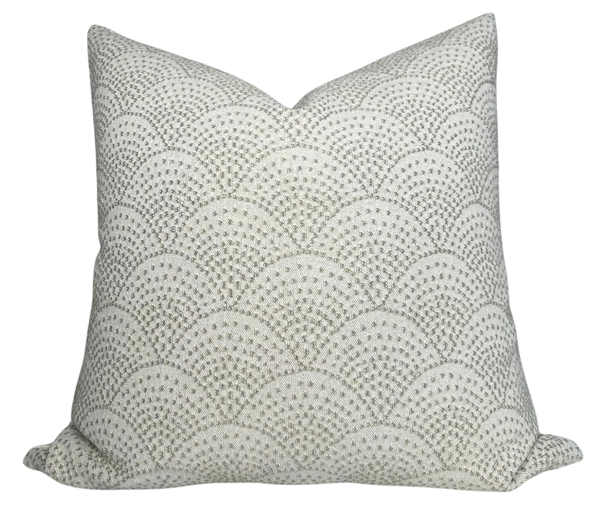 Scalloped Woven Pillow Cover in Natural