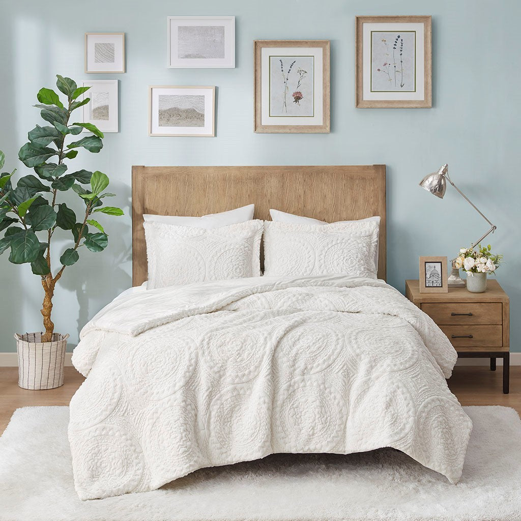 Full/Queen Embroidered Medallion Faux Fur Ultra Plush Comforter Mini Set