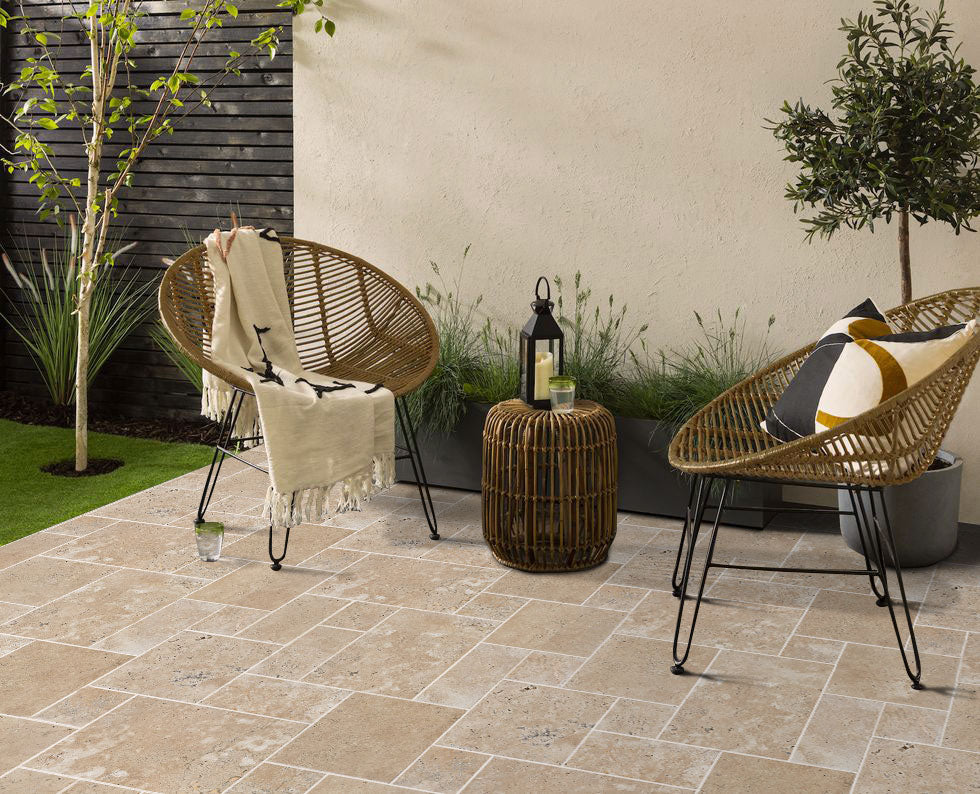 Aspendos Beige Travertine Pattern Tumbled Pavers - Full Truckload