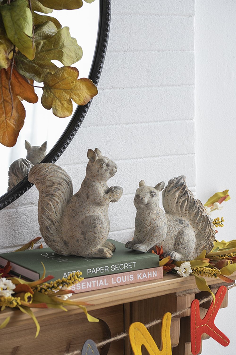 Resin Standing & Lying Down Squirrel Rustic, For Harvest Festival Fall Festival & Thanksgiving Table Decorations (Set of 2) - Antique Cream