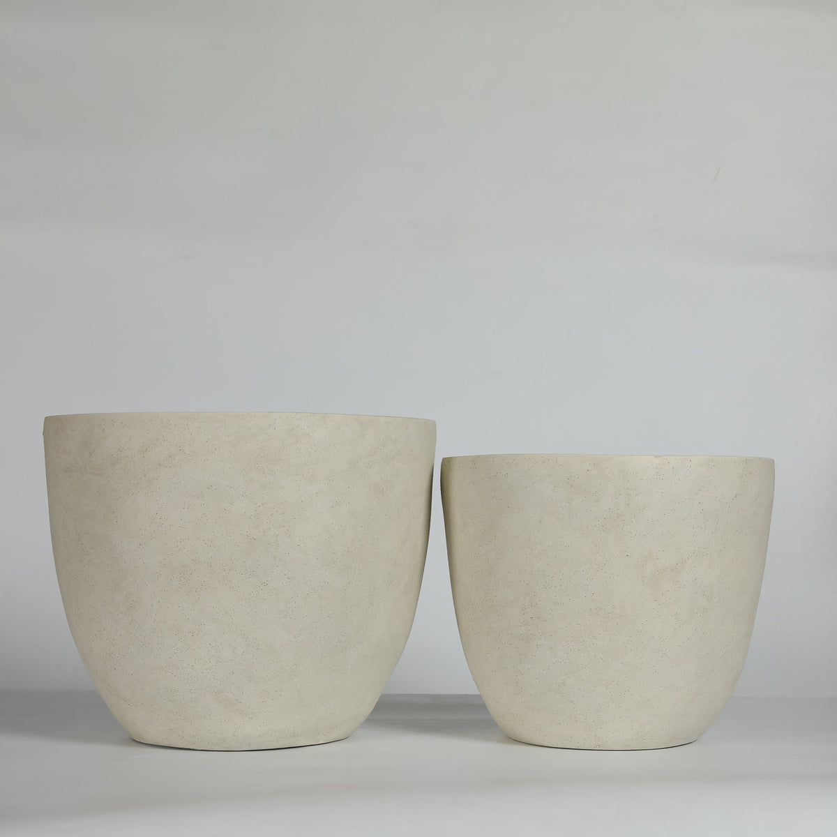 Round Concrete Planter Set of 2, Large Outdoor Indoor Handmade Rustic Decorative Planter Pots with Drainage Holes