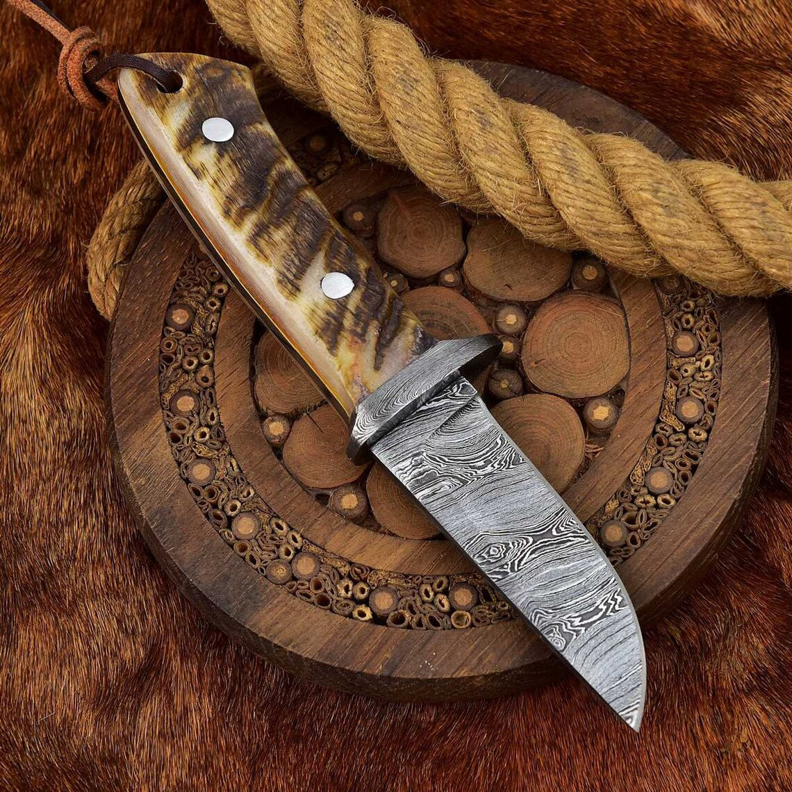 Custom Handmade Damascus Skinning Knife with Sheep Horn Handle, 7.75-inch