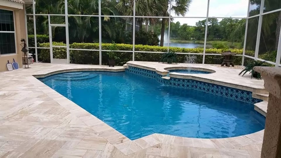 Patara Beige Vein-cut Travertine Pattern Tumbled Pavers - Full Truckload