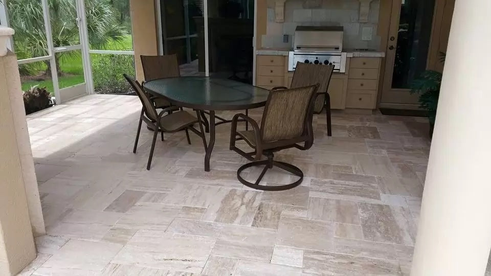 Patara Beige Vein-cut Travertine Pattern Tumbled Pavers - Full Truckload