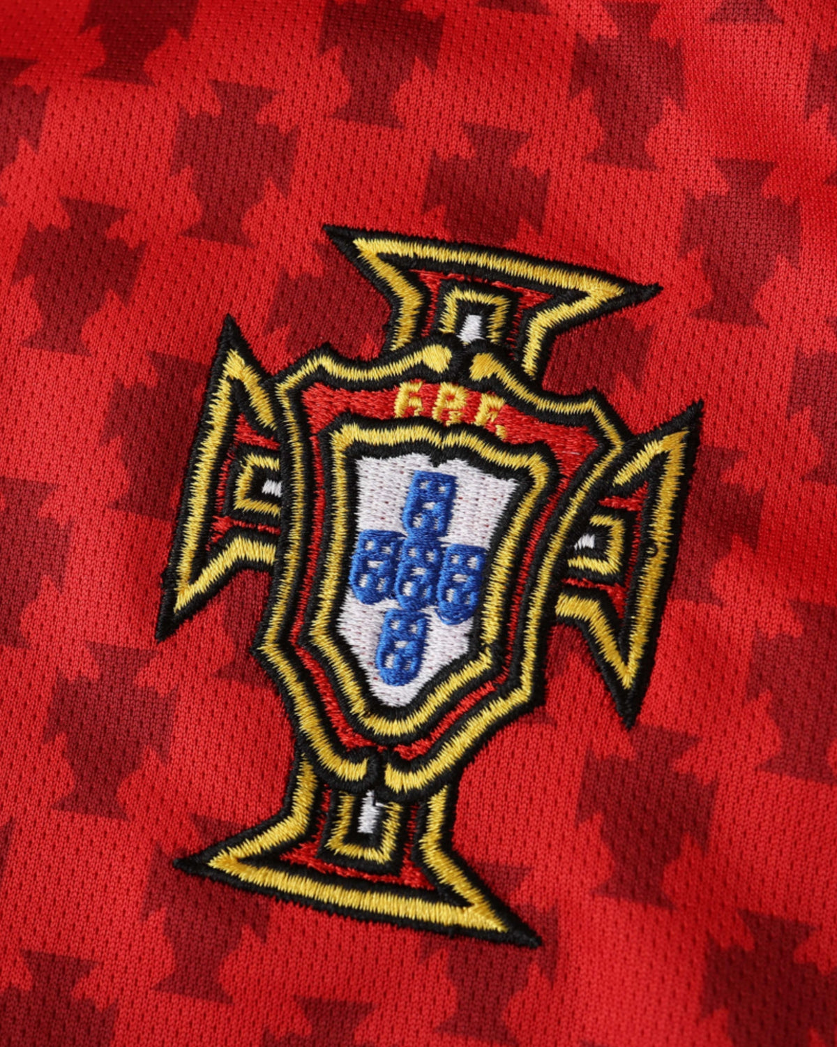 PORTUGAL RETRO HOME 2004/05