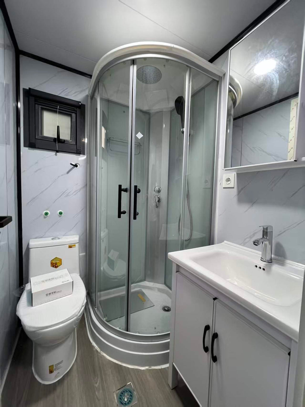 Tiny Homes Expandable & Fully Equipped