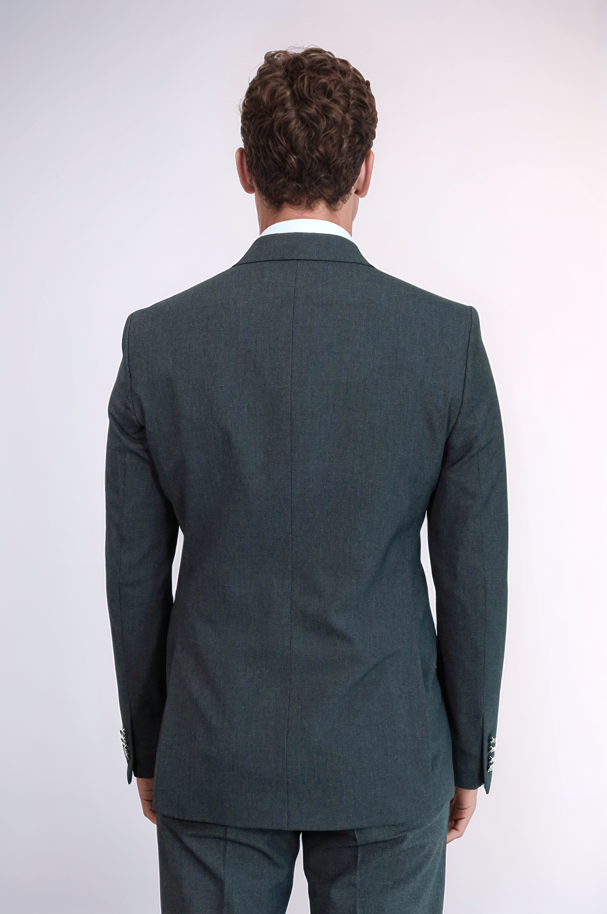 Modern Fit Double-Breasted Dark Grey Men’s Suit with Silver-Tone Metal Buttons – Wessi
